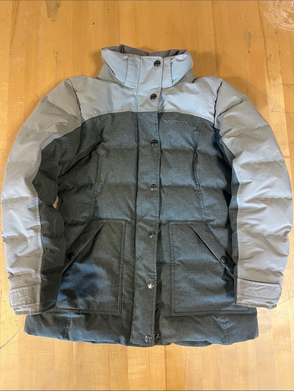Marmot Women’s Medium 700 Fill Down Coat Gray Color Block Long Puffer Jacket